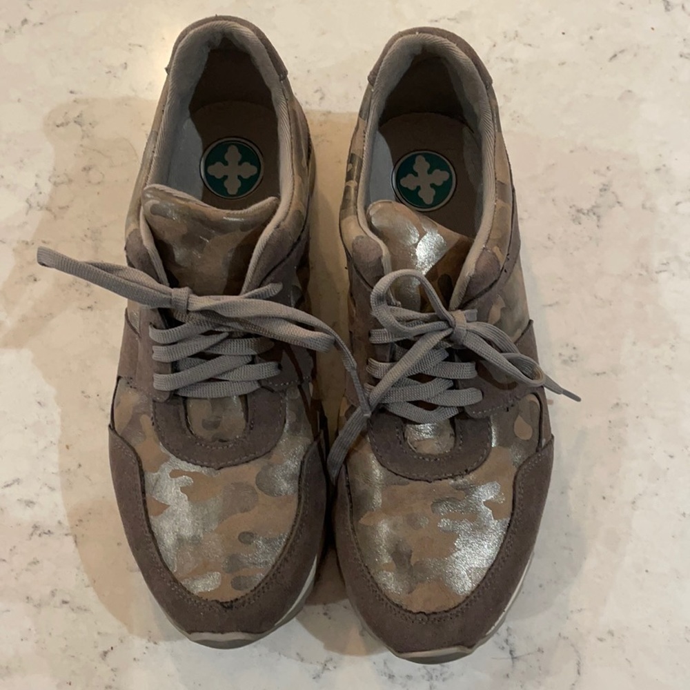 Adorable Charleston Shoe Company sneakers